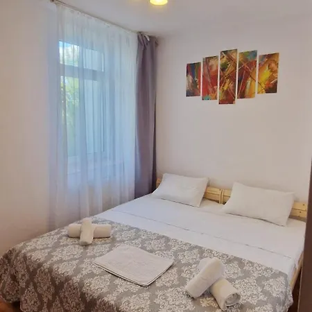 Stephanie Apartment-centru Civic 民宿